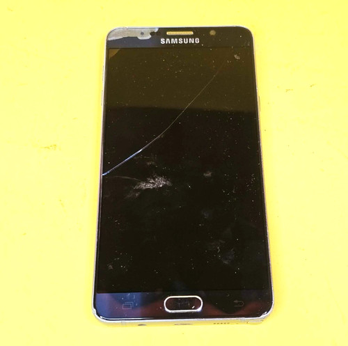 Schermo difettoso cellulare - difettoso*,